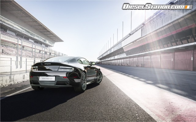 Aston Martin V8 Vantage GT 2015 Widescreen Picture #17 Aston Martin V8 Vantage GT 2015 Widescreen Picture #17